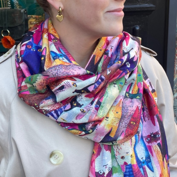 🐈‍⬛🌟Fantastic Cats Ensemble Scarf Oulined in Metallic Gold | 29”W x 70”L - Picture 5 of 17